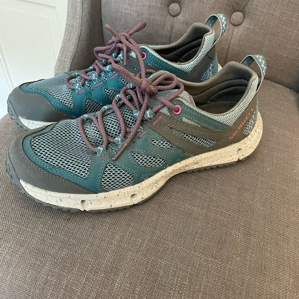 Merrell Womens hiking shoes size 8